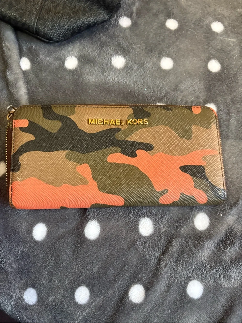 Michael Kors Camouflage Zip Wallet - Olive Green & Orange